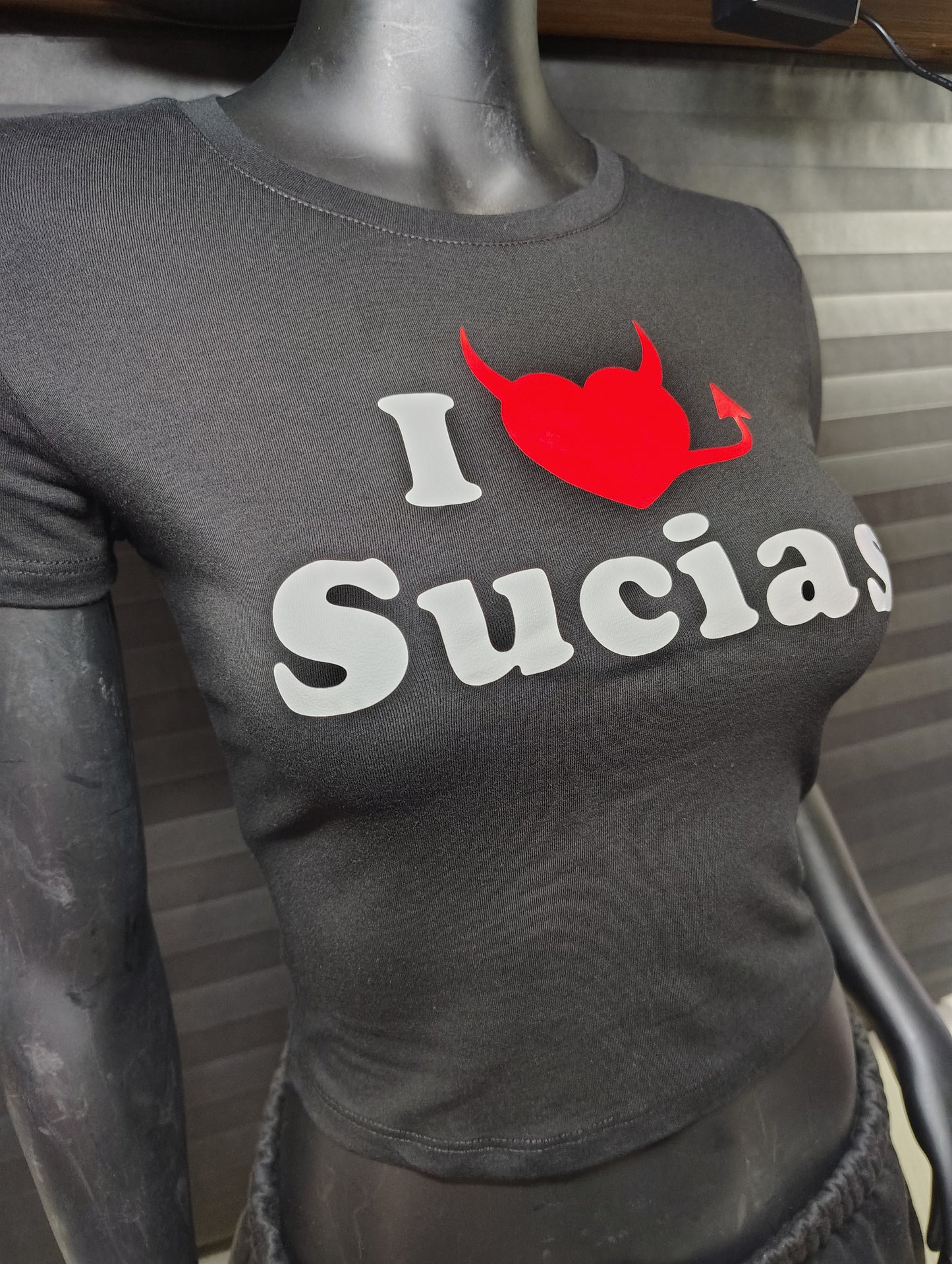 "I ❤️SUCIAS" women's crop top